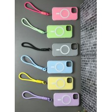 Накладка силиконовая матовая Magsafe с бархатом внутри + шнурок для iPhone 13/14 (6.1), голубой
