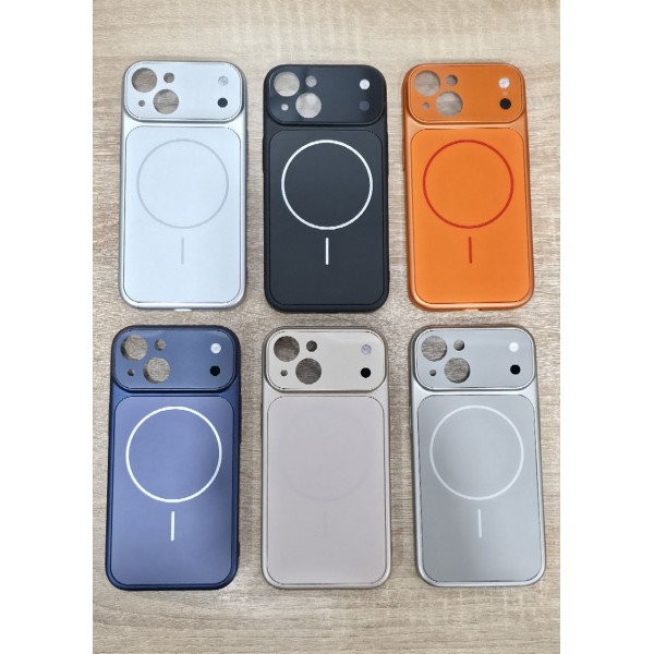 Купить Накладка силиконовая Magsafe для iPhone 15 (имитация iPhone 17-е серии), серебряный - 00-00061133 оптом