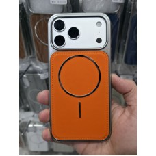 Накладка Magsafe для iPhone 15 экокожа, силиконовые края, металлик, оранжевый Накладка Magsafe для iPhone 15 экокожа, силиконовые края, металлик, оранжевый